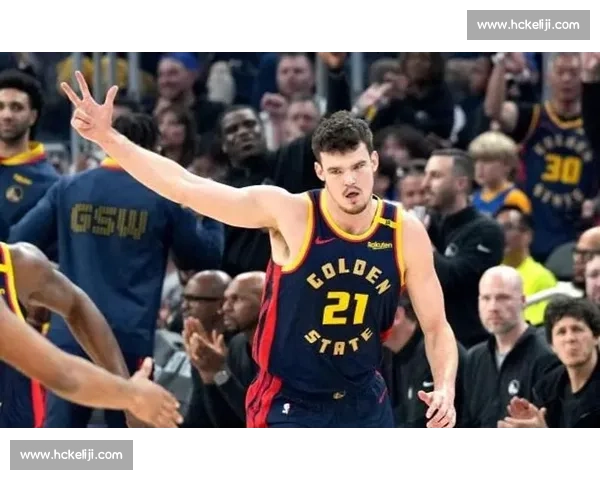 勇士续约神射中锋!波斯特 40% 三分率成战术杀器